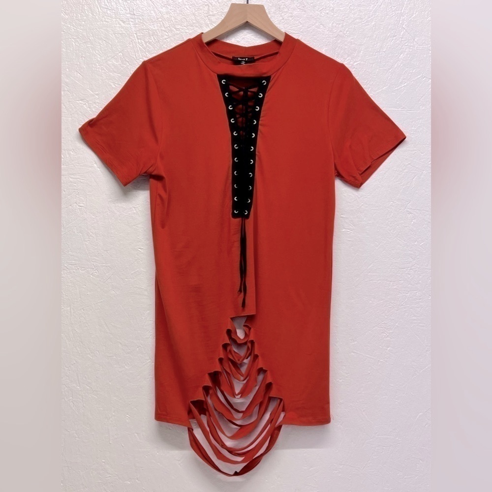 LOVE J - Juniors Lace Up & Cut Out Top - L